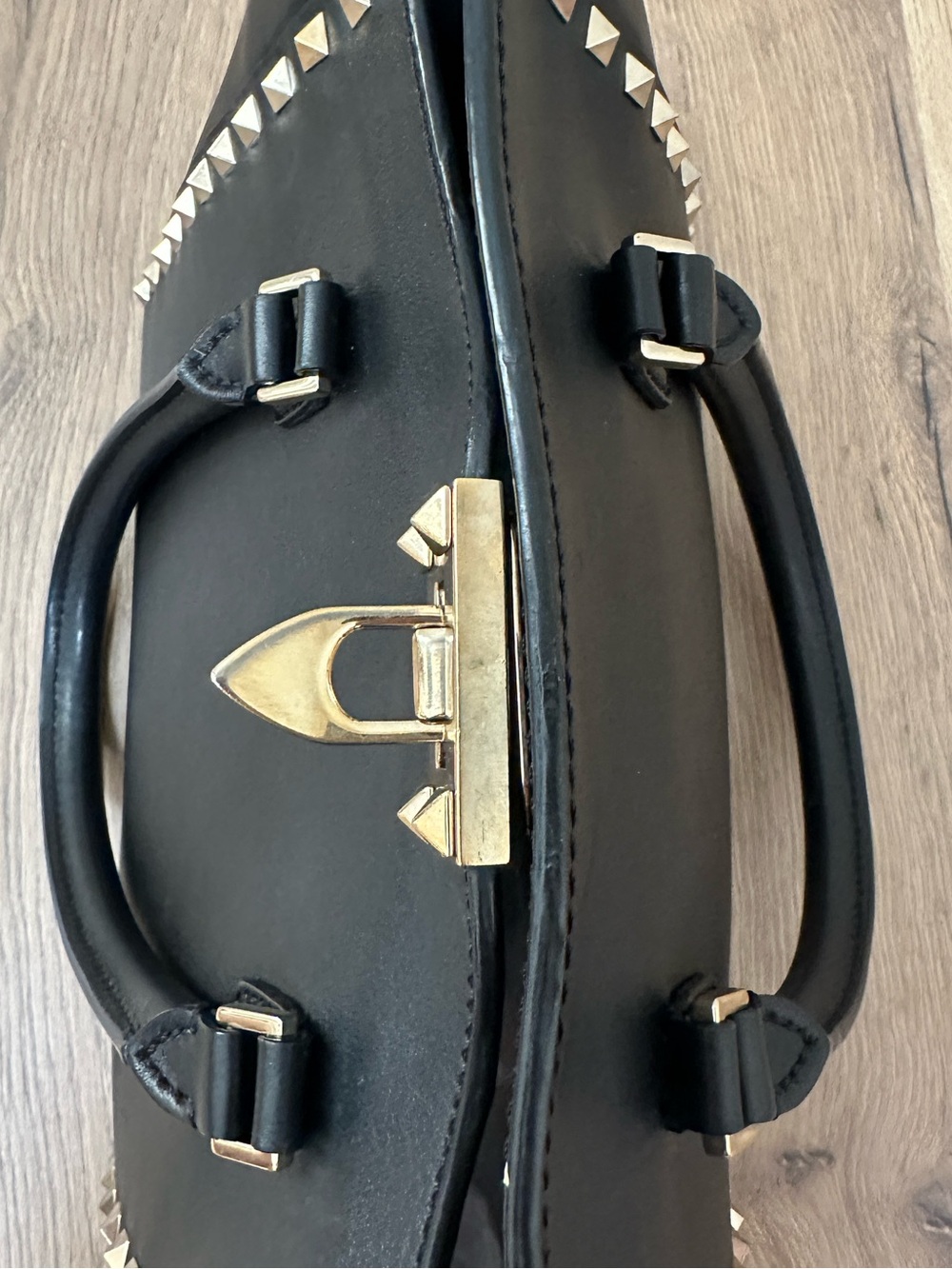 Valentino Garavani Black Leather Satchel with Gold Rockstuds - Picture 9 of 12